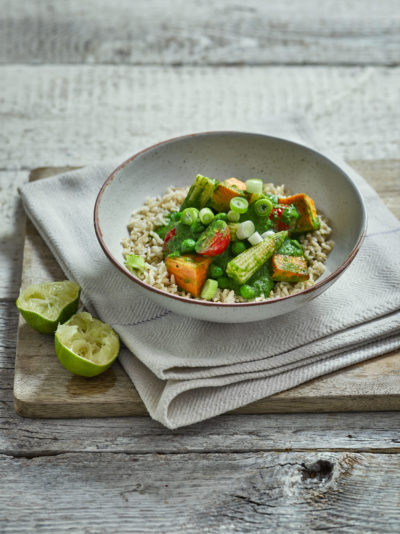 Green coconut curry