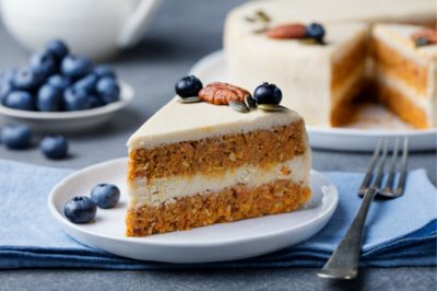 Vegan raw carrot cake